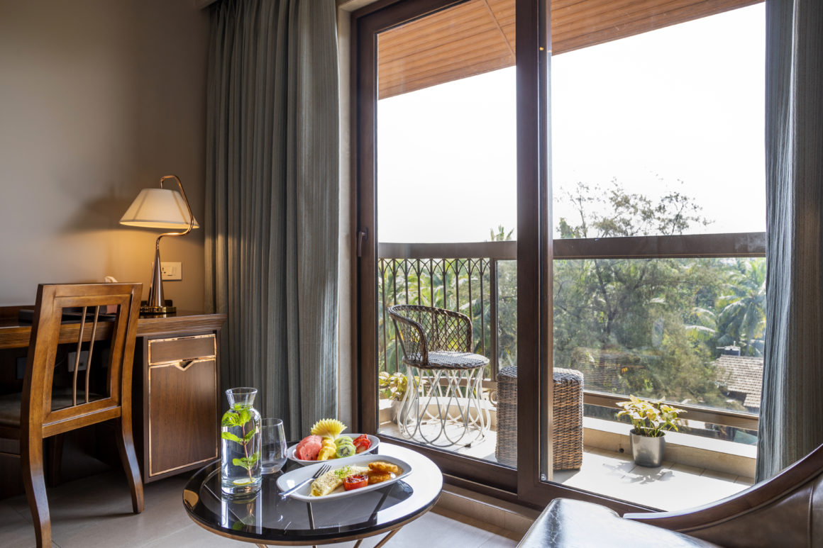 best luxury hotel in candolim goa